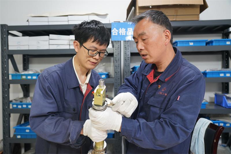 江南工业集团：以匠心铸就神舟二十号航天员安全