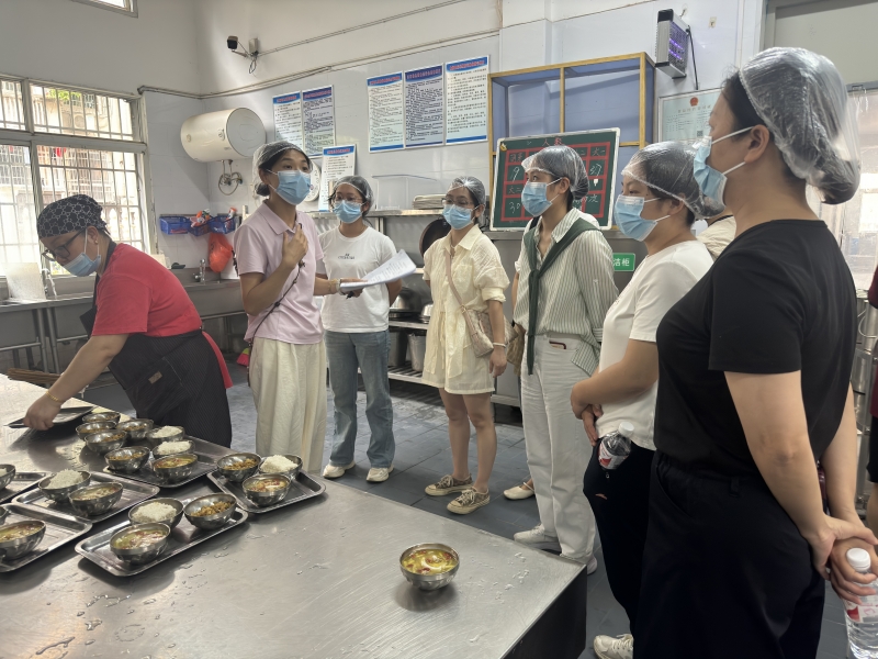 江南幼儿园开展“共护舌尖安全”膳食监督专项活动