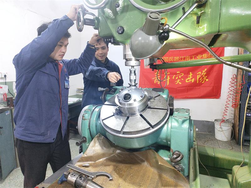 青春光华灿“麦芒”——江南工业集团青年突击队“大战四季度”工作纪实