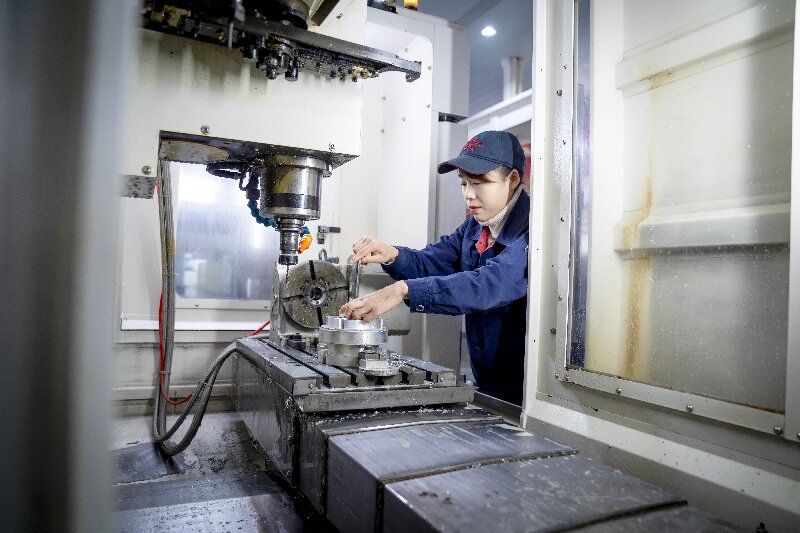 江南工业集团员工彭小彦获评“湖南省技能大师”称号