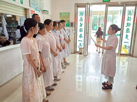 書(shū)院路街道社區(qū)衛(wèi)生服務(wù)中心開(kāi)展基孔肯雅熱疫情應(yīng)急處置演練