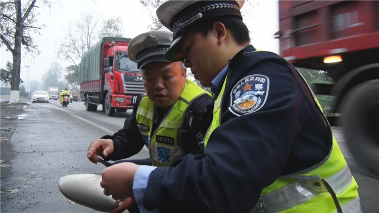 交通问题顽瘴痼疾集中整治：肇事逃逸致人死亡  反光镜助警方抓获真凶