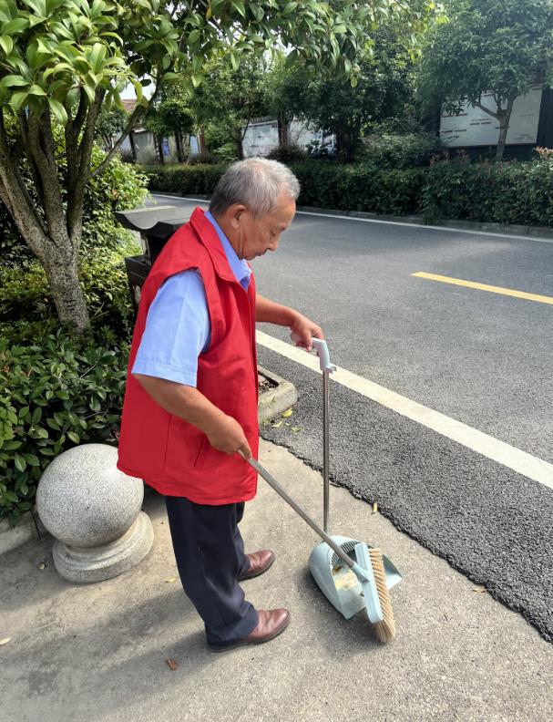 河洑镇洪流闸村好人黄爱初 发挥余热显担当