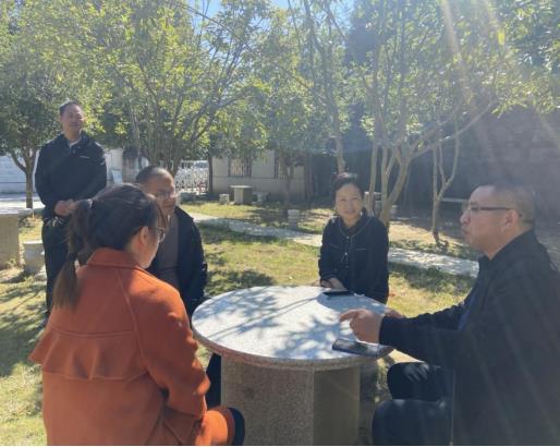 石径霞深入乡镇学校调研检查安全工作