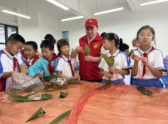 武陵区第六小学开展端午节主题活动