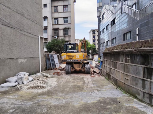 書(shū)院路街道修繕圍墻守護(hù)“安全通道”