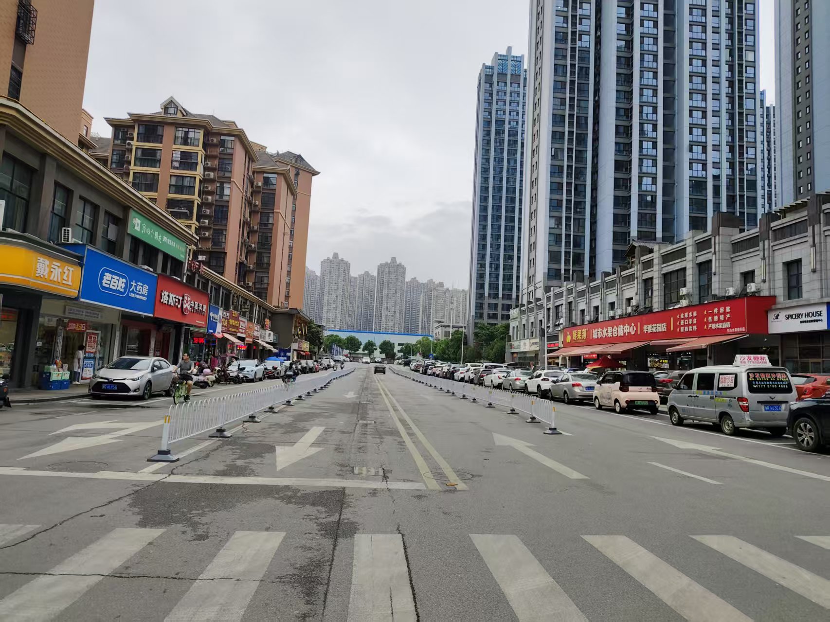 “堵心路”变“民心路” 飞机坪路实现美丽蝶变