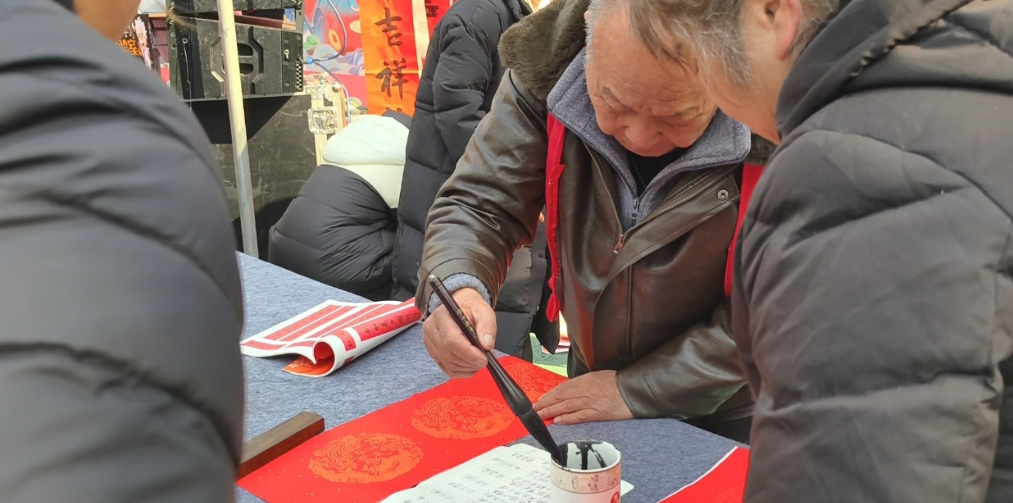 【出彩雨湖人】谢留文：笔墨传情守初心 志愿服务暖邻里