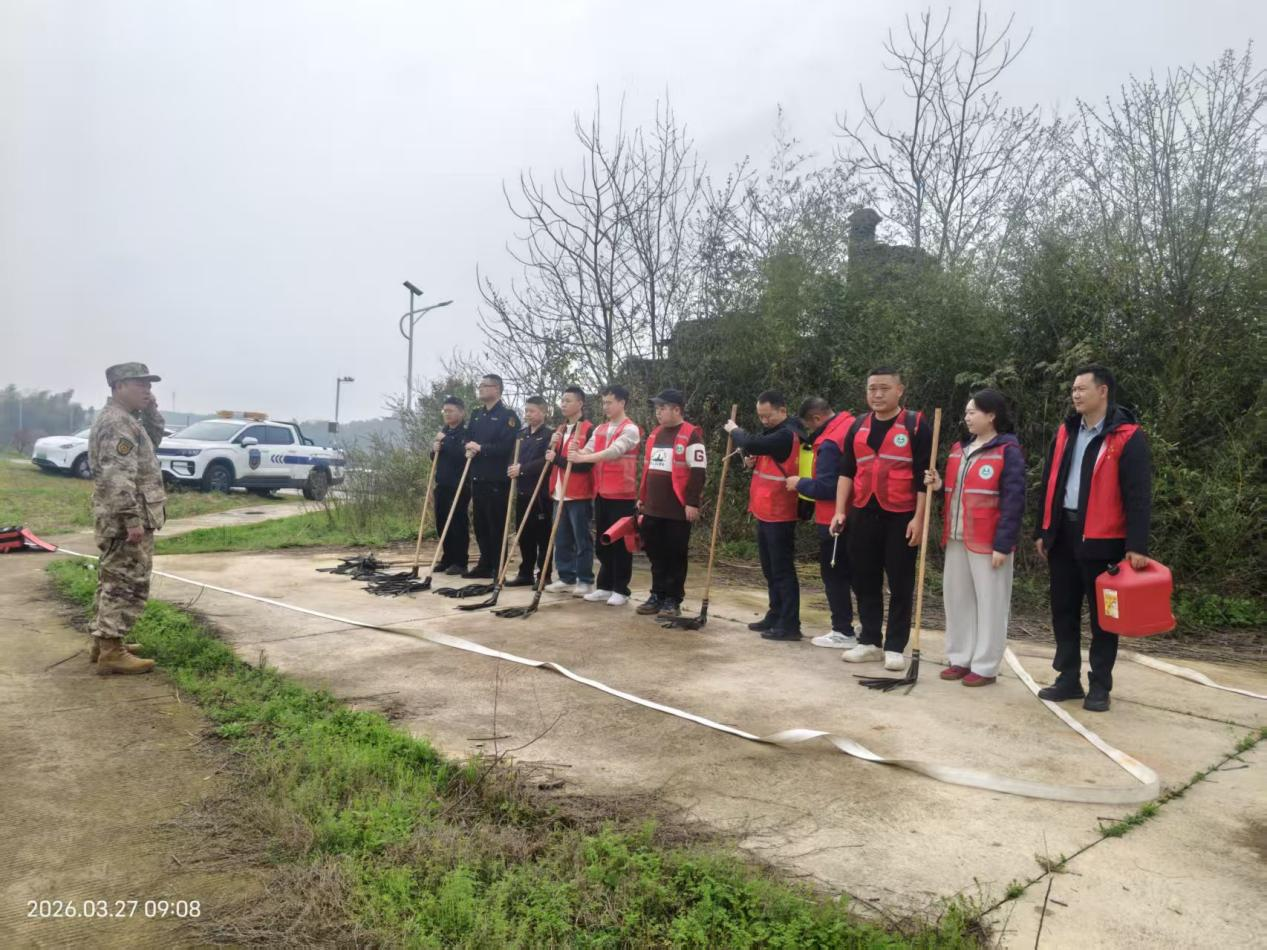 雨湖区楠竹山镇“双提升”工作之十六丨练筑防 以练备战——楠竹山镇开展森林防灭火实战演练，筑牢生态安全屏障