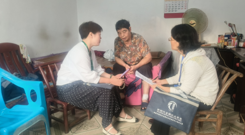楠竹山镇：脚踩泥土摸实情  扎实推进农业普查清查摸底工作