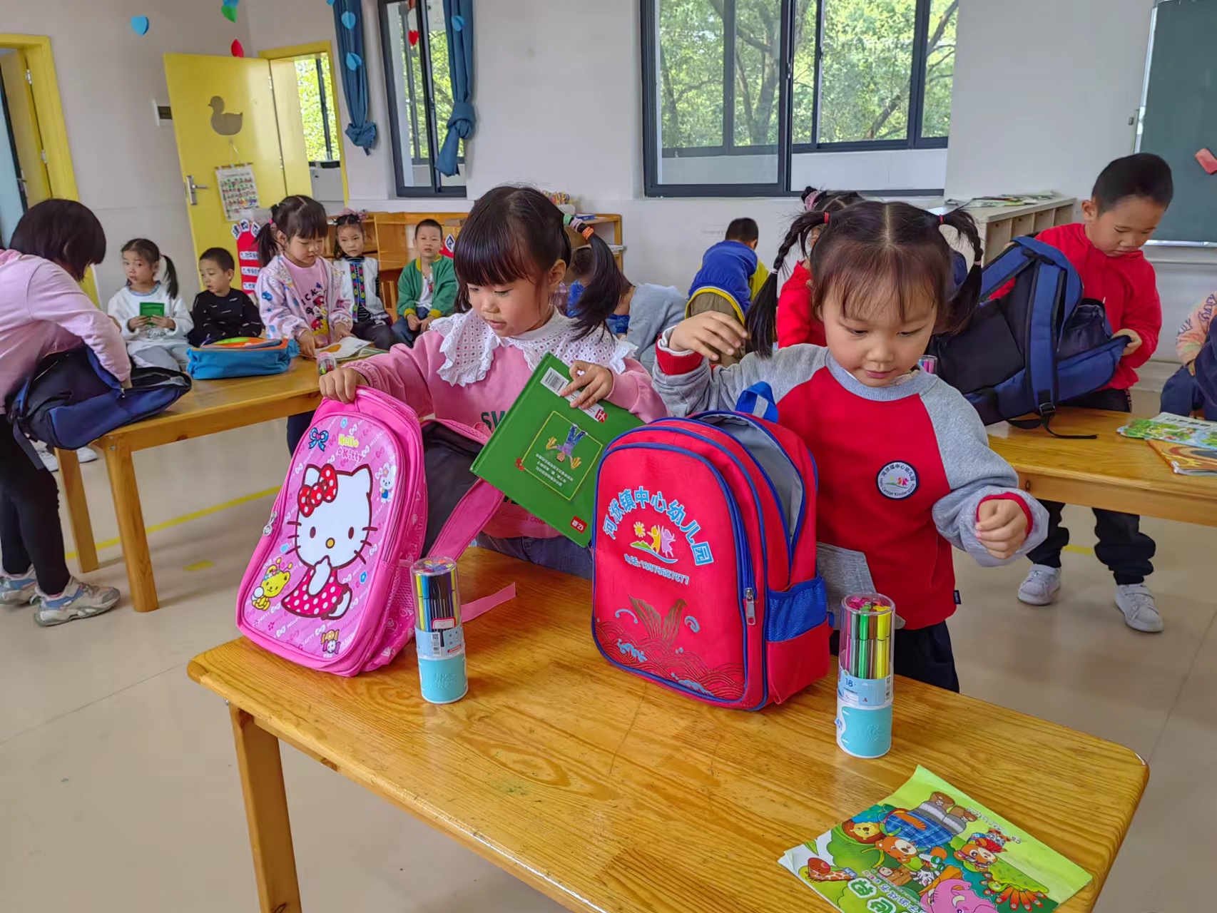武陵区河洑镇中心幼儿园自理能力比赛：生活自理快乐自立