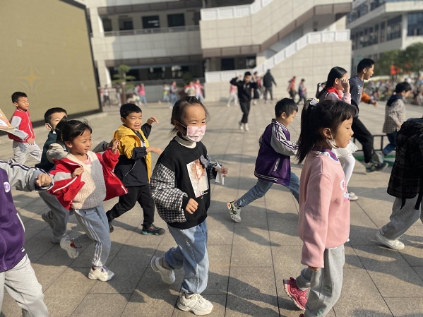 武陵区紫菱小学：安全活动如火如荼 安全教育警钟长鸣