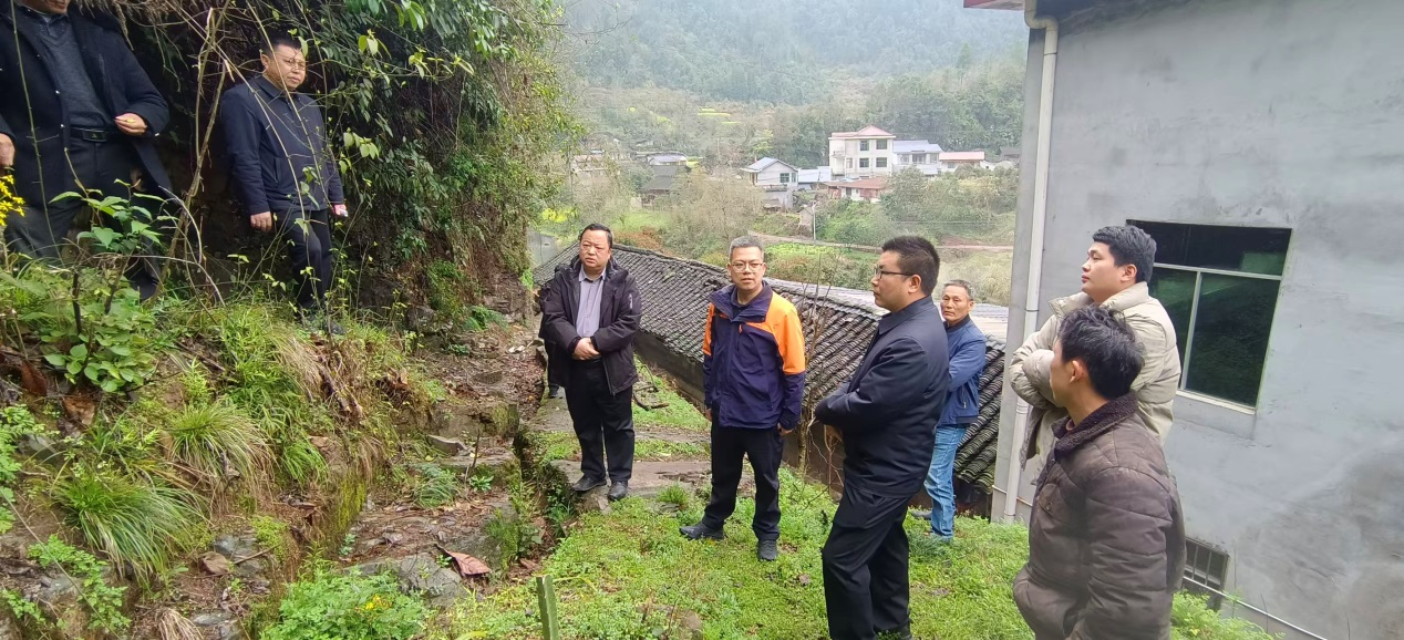 古丈县自然资源局与湖南省地质灾害调查监测所携手攻坚 织密古丈地灾防治安全网