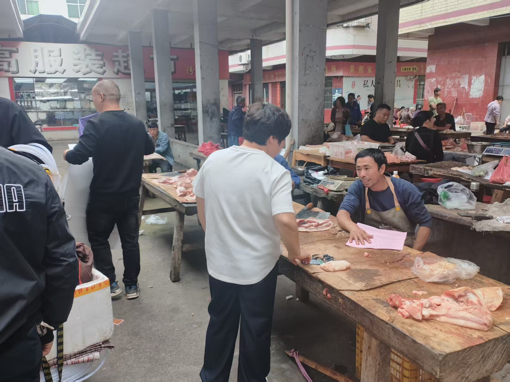 临武县农业农村局开展整治制售假劣肉制品专项行动普法宣传
