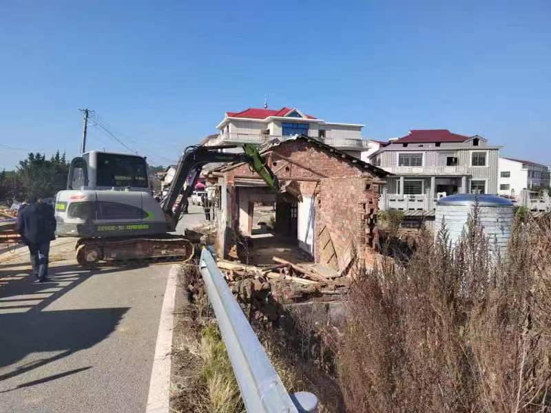 罗江镇：新年“第一拆”