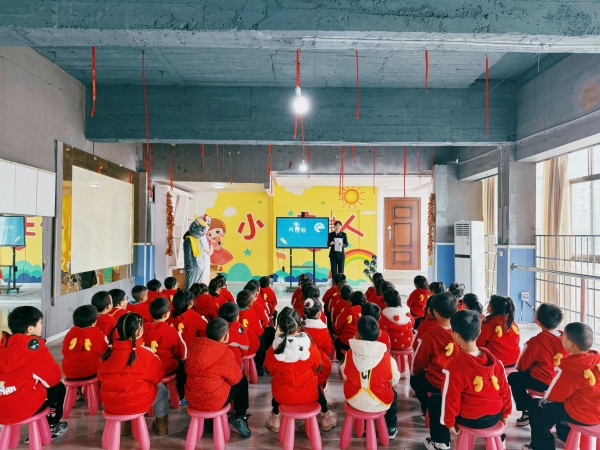 【茶乡护苗】当法言法语变成“萌言萌语”——古丈县检察院走进美洋洋幼儿园讲授法治课