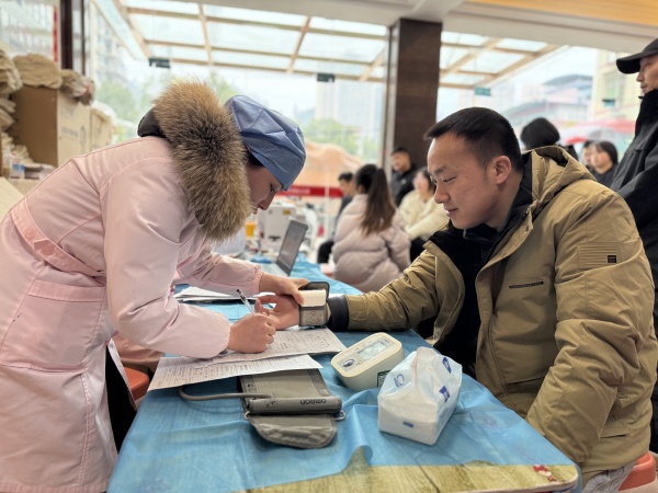 【无偿献血】古丈检察：他们为爱与希望“挽袖” 给生命加油！
