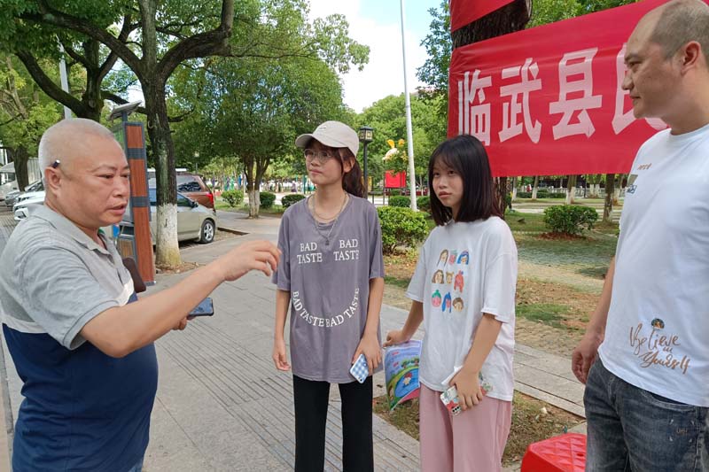 关爱留守儿童，从暑期防溺水做起
