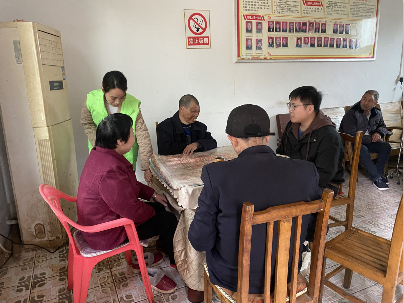 花塘乡：情系特困老人 用心传递温暖