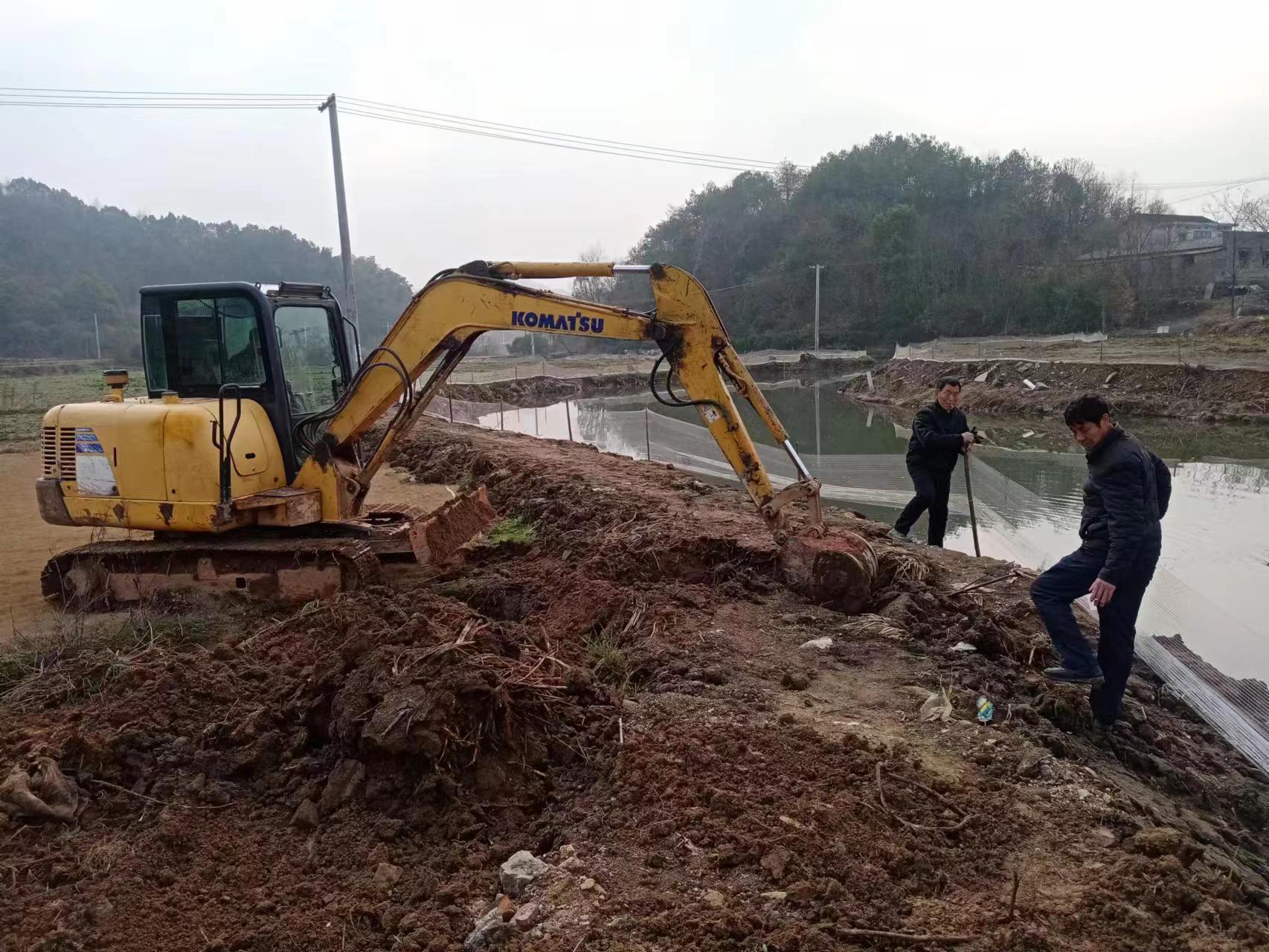 昭山鎮(zhèn)高峰村：干群連心備春耕