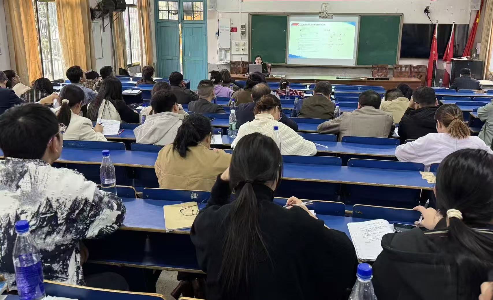 蓝山：聚焦数学新教材 探寻课堂增效路