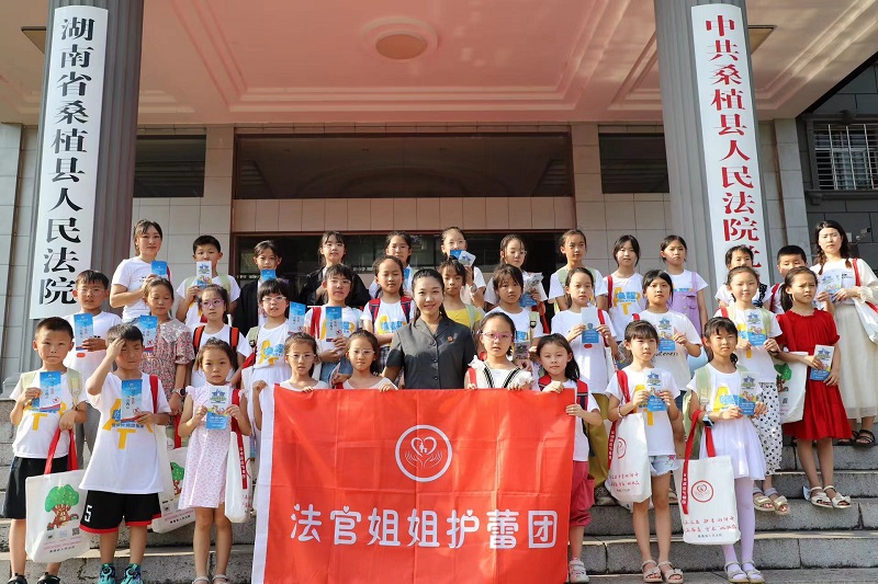 “沉浸式”学法  少年版模拟法庭开庭