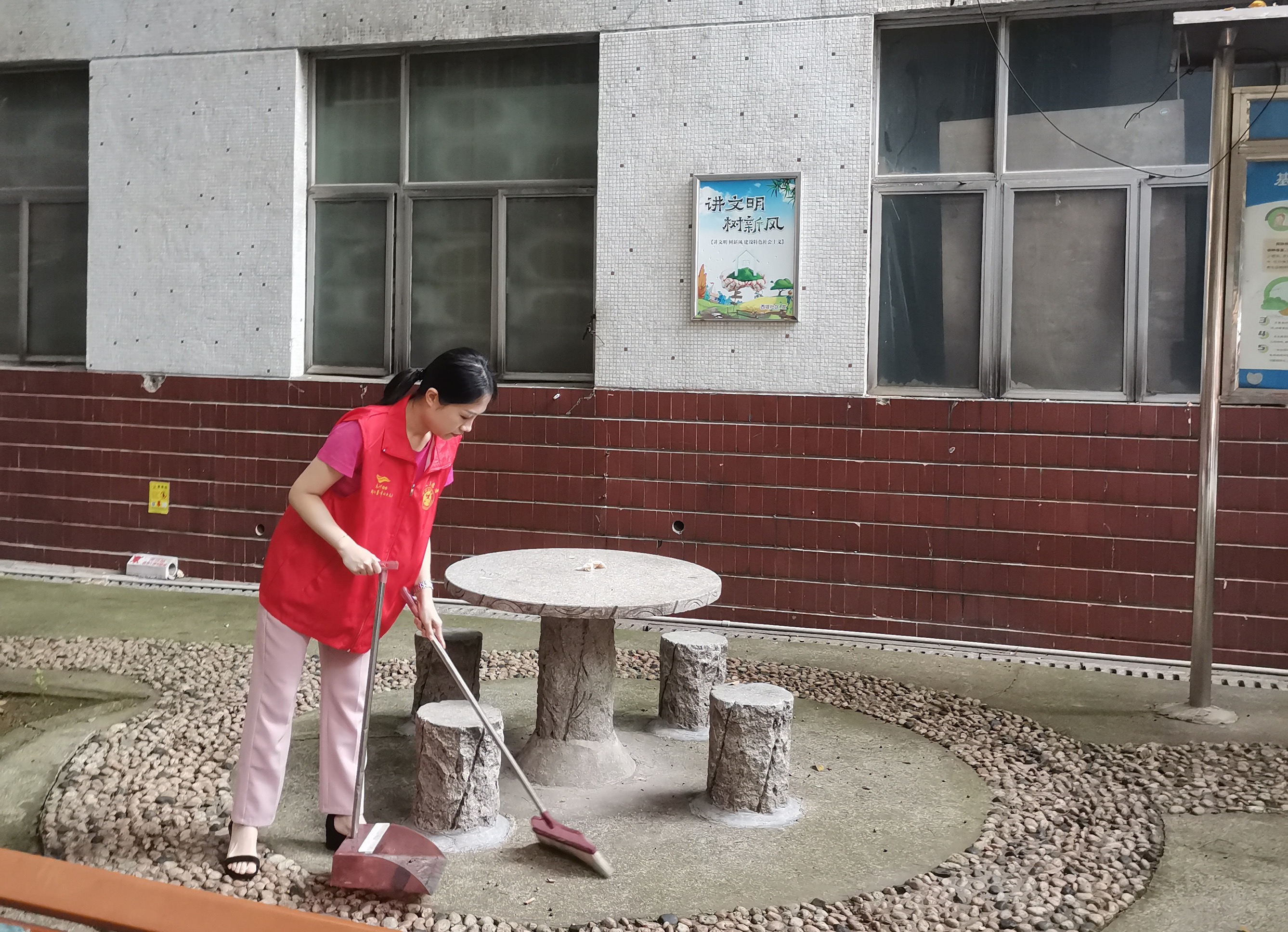 身边好人彭小娟：西堤社区最美志愿者