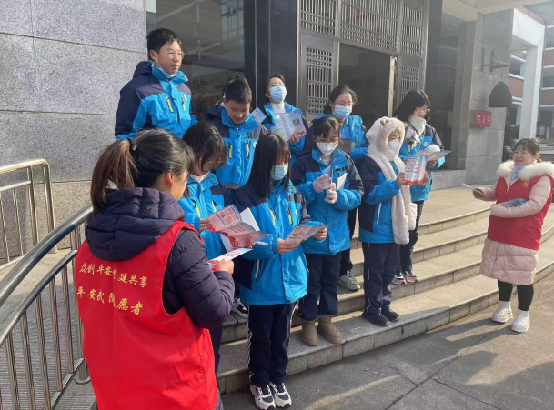 白马湖街道富强社区开展“防范非法集资进校园”活动
