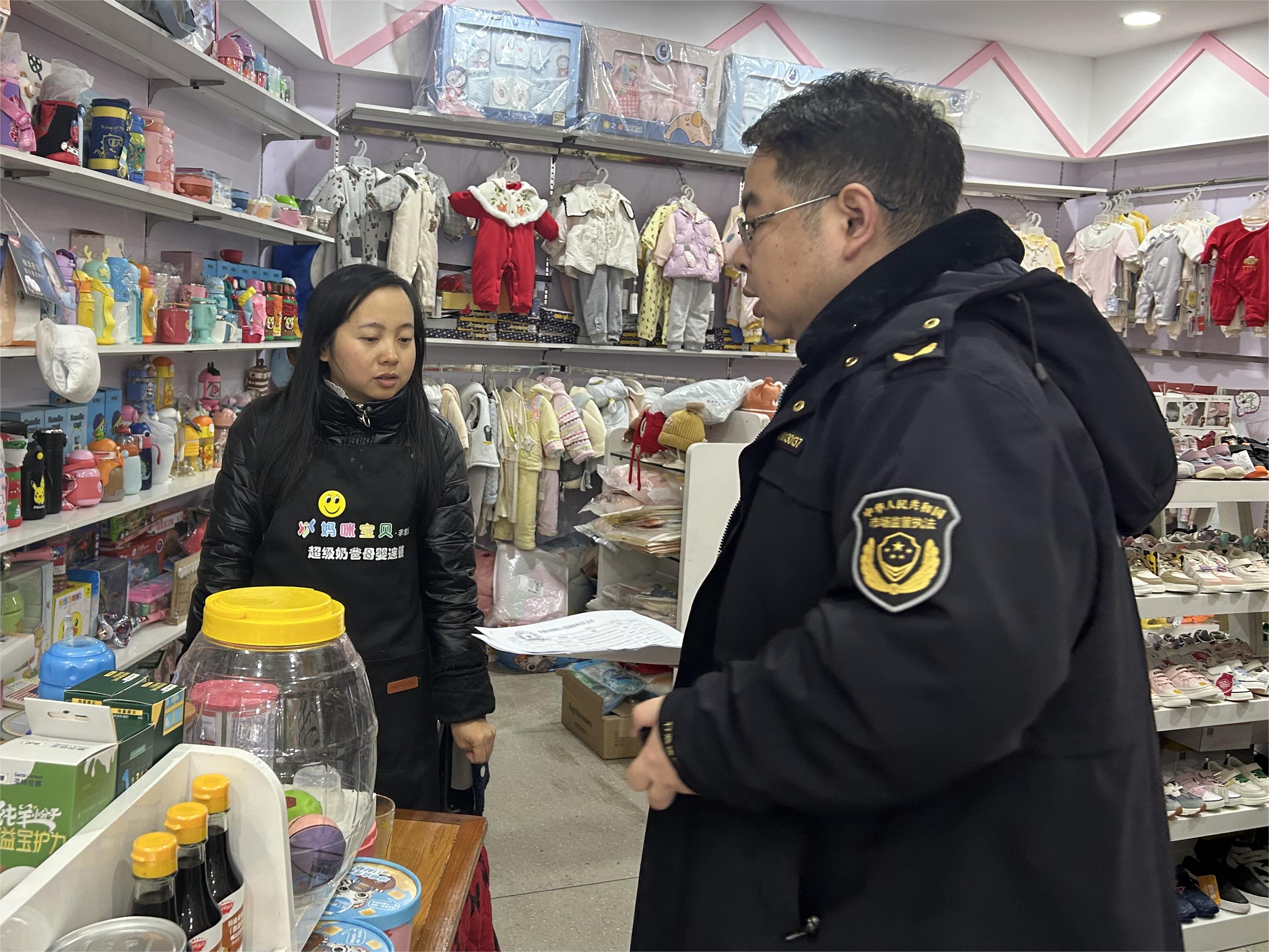 白马湖街道开展“创建国家食品安全示范城市”宣传活动