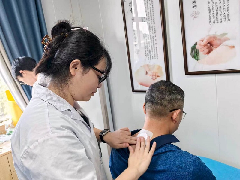 实施“开局八好” 岳塘进行时丨湘钢职工健康之家“冬病夏治”中医养生活动暖心开启