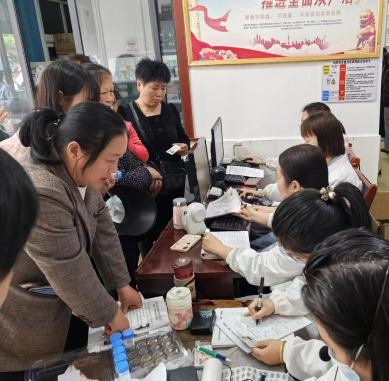 月溪镇：党建引领惠民生  全力呵护“她”健康