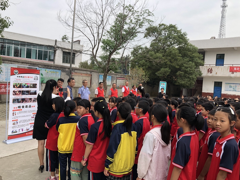 喜迎二十大“美丽青春，拒绝毒品”--花古街道正龙村禁毒宣传进校园活动