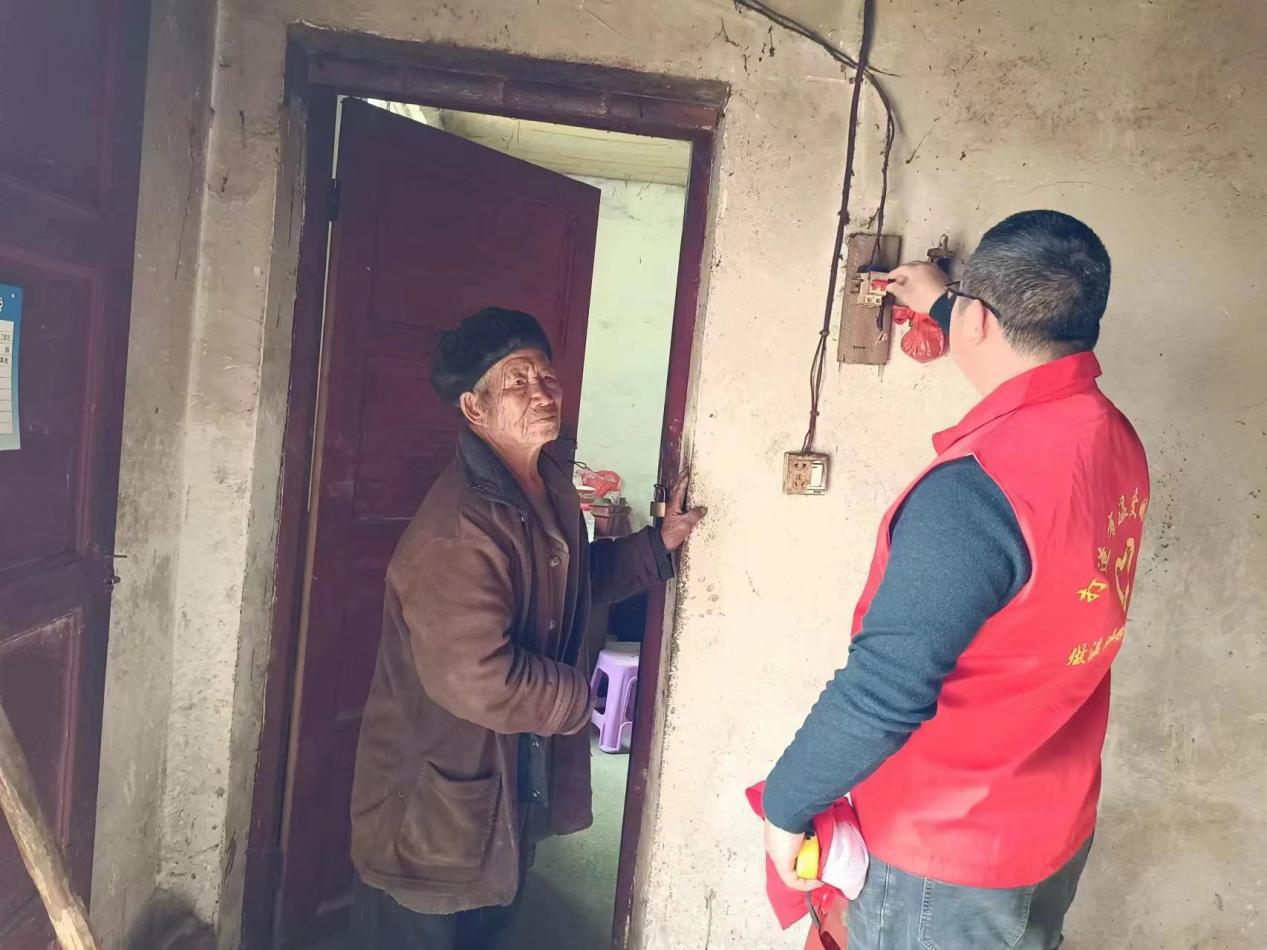 长塘瑶族乡：点亮“微心愿”  绘好“同心圆”