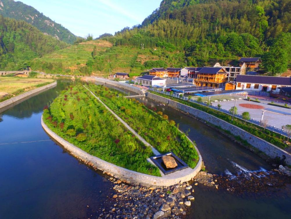 罗溪瑶族乡民族团结进步之花绚丽绽放