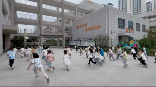 中建育英小学开展防暴反恐应急演练活动
