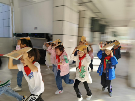 中建育英小学开展应急疏散演练活动
