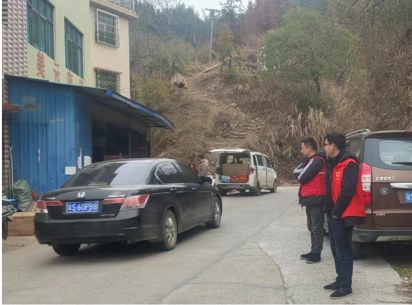 春节我在岗·桐山乡：春节坚守勇担当 志愿服务护平安