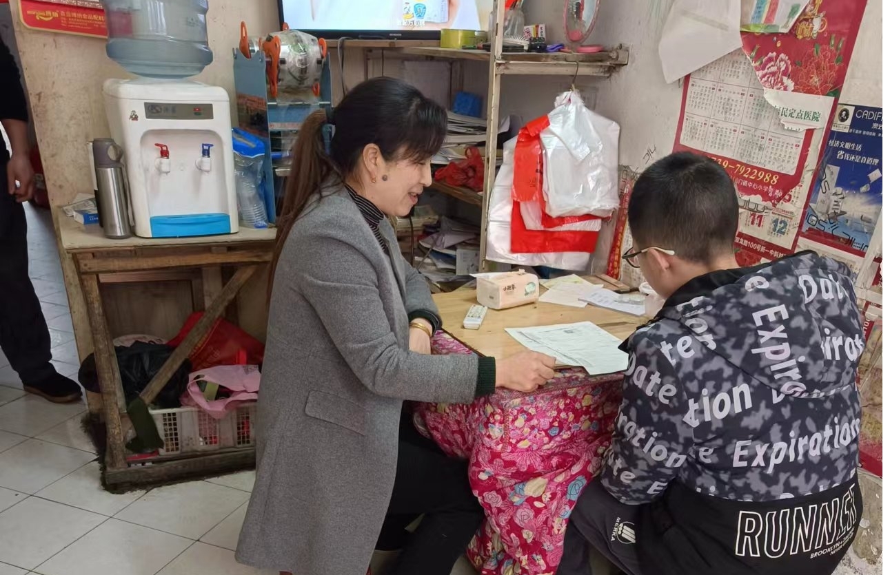 桐山乡蒲溪村开展防溺水入户宣传活动