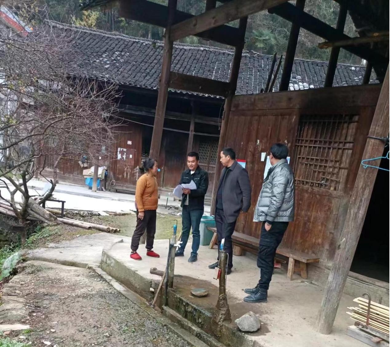 桐山乡渔塘村开展冬季消防“敲门行动”