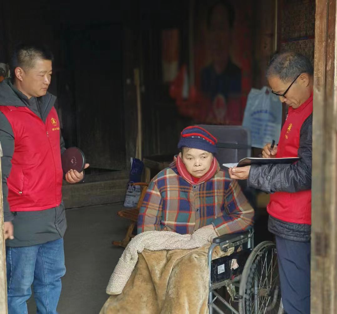 洞口县扎实推进困难重度残疾人家庭无障碍工作