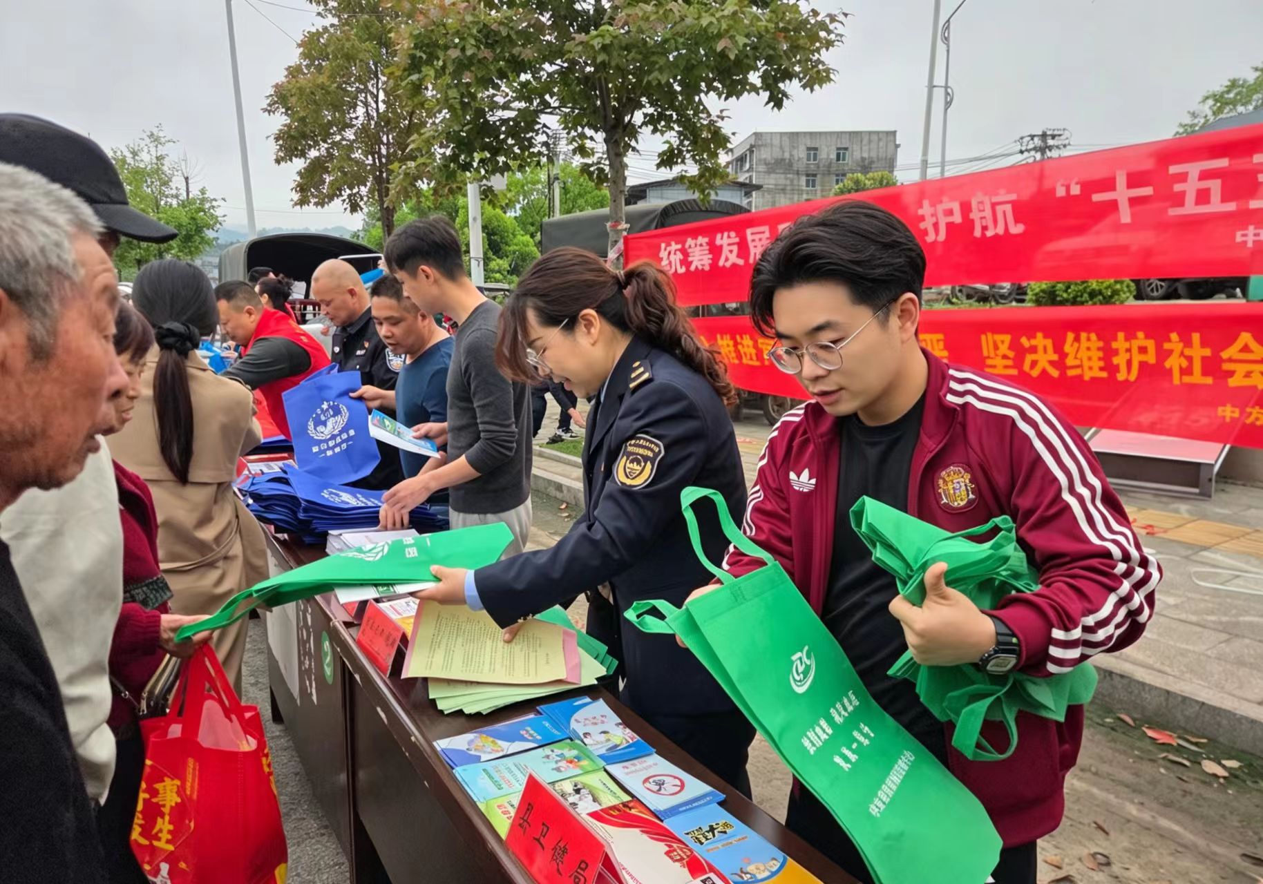 中方县卫健局开展国家安全教育日活动 筑牢安全屏障 助力 “十五五” 高质量发展