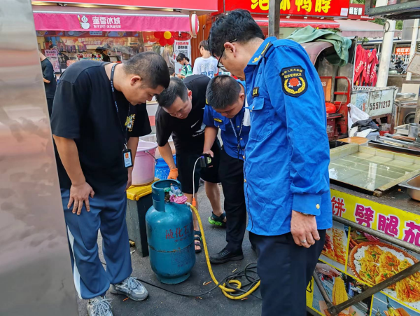 建設(shè)路街道開展餐飲場所燃?xì)獍踩挪檎涡袆? />
                                        </a>
                                                                        <div   id=