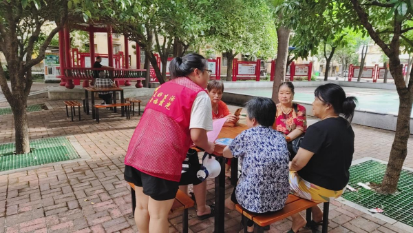 霞光社區(qū)新時代文明實(shí)踐站開展中元節(jié)文明祭祀宣傳活動