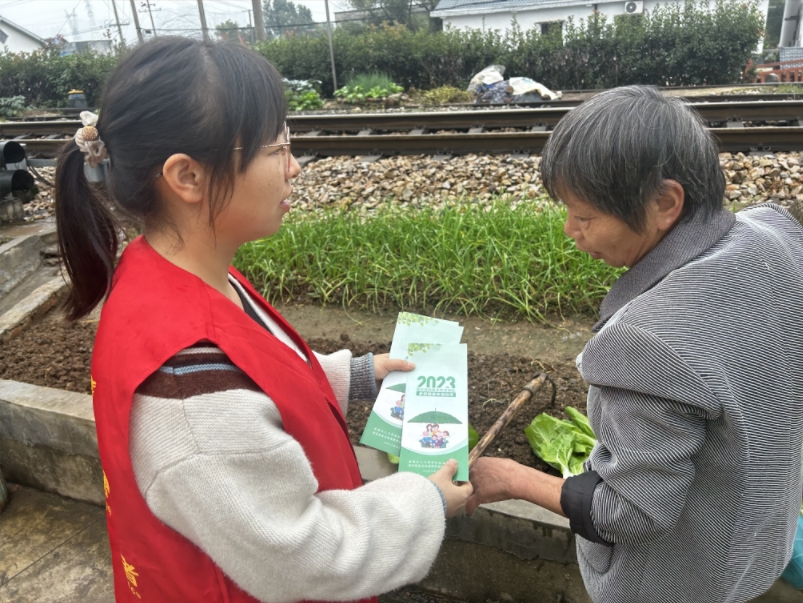 陽塘村全面開展城鄉(xiāng)居民養(yǎng)老保險政策宣傳活動