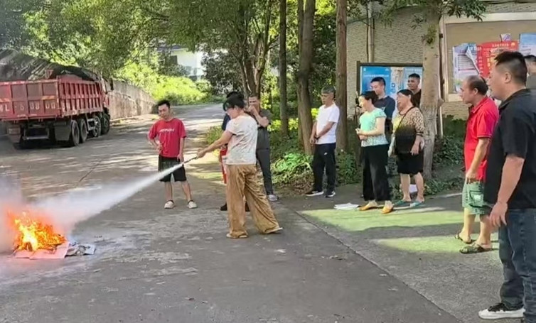 永兴县马田镇曹家村组织开展消防安全培训演练