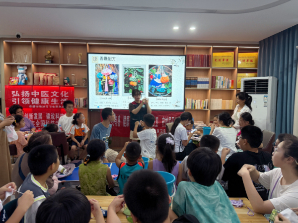 岳塘街道社區(qū)衛(wèi)生服務(wù)中心開展暑期中醫(yī)社會實踐活動