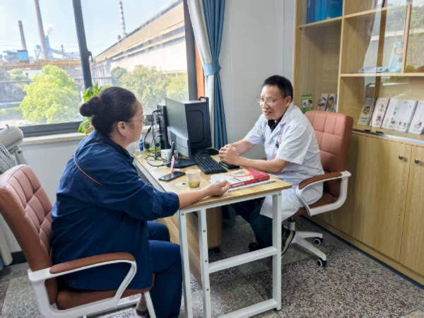 岳塘街道社区卫生服务中心湘钢职工健康之家“减油减盐 减重养生月”活动火热开展
