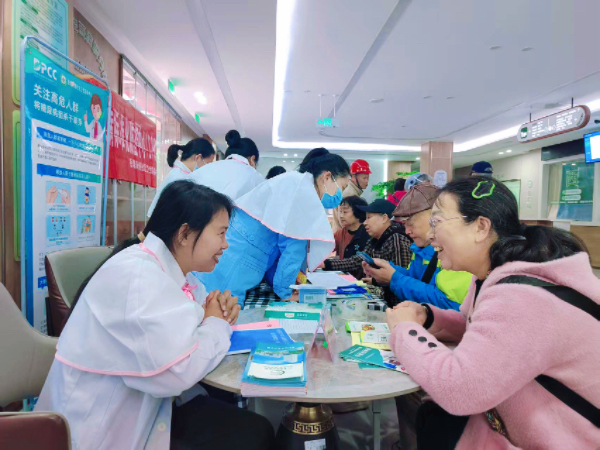 岳塘街道社区卫生服务中心开展2025年联合国糖尿病日健康科普活动