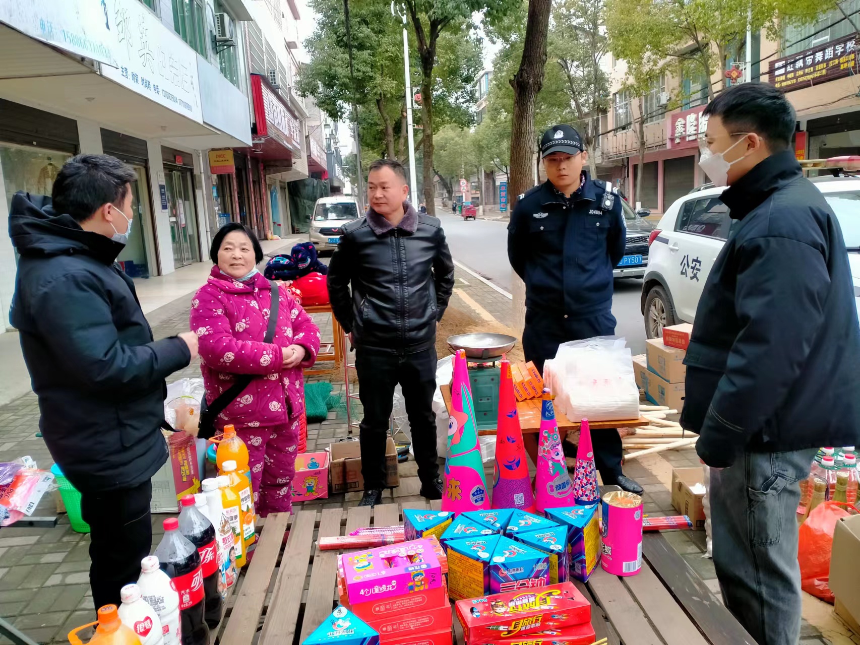 草坪镇：“打非治违”零容忍，烟花爆竹保安全