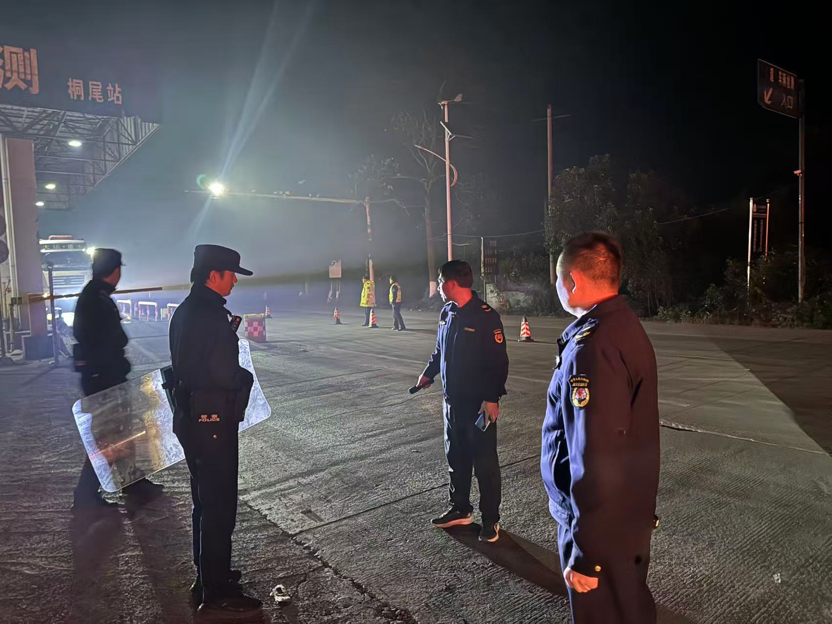 部门联动捣毁一“黑气”运输售卖窝点